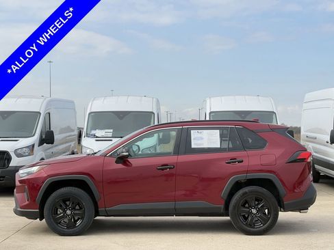 Used 2023 Toyota RAV4 XLE image 3