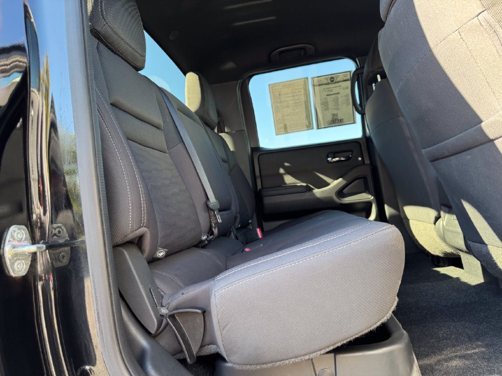 Used 2023 Nissan Frontier SV w/ Midnight Edition Package AWD/4WD image 15