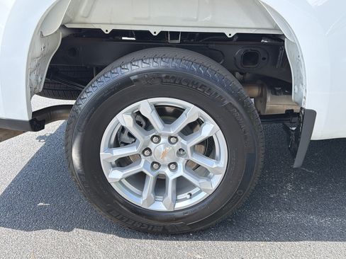Used 2025 Chevrolet Silverado 1500 LT RWD image 17