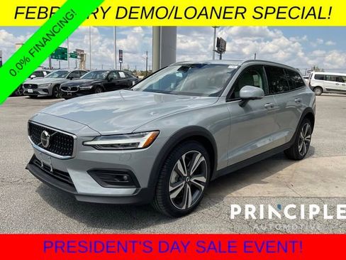 New 2026 Volvo V60 B5 Cross Country Plus w/ Protection Package Premier image 5