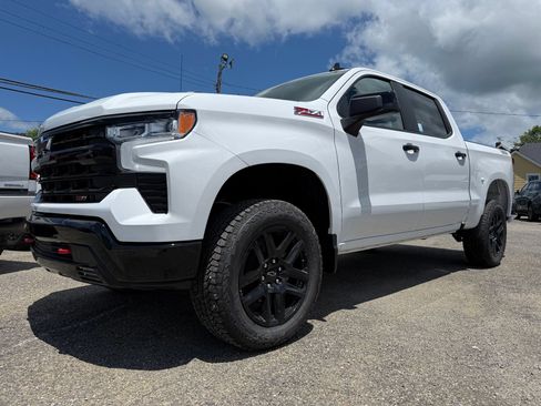 New 2026 Chevrolet Silverado 1500 LT Trail Boss w/ Convenience Package II AWD/4WD image 2