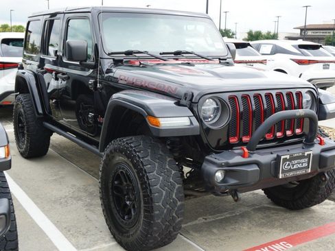 Used 2018 Jeep Wrangler Unlimited Rubicon AWD/4WD image 3
