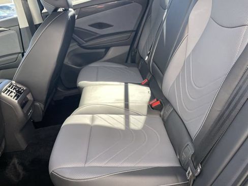 Used 2026 Volkswagen Tiguan SE AWD/4WD image 21