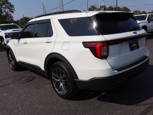 Used 2025 Ford Explorer ST-Line w/ Premium Package AWD/4WD image 3
