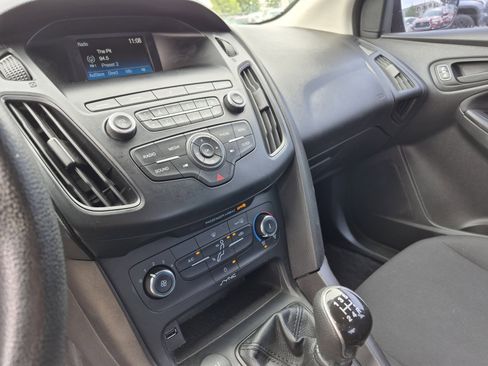 Used 2018 Ford Focus S FWD image 11
