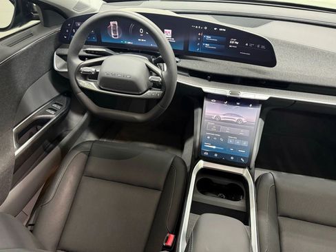 Used 2025 Lucid Air Touring image 9