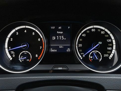 Used 2016 Volkswagen Golf R 4-Door image 8