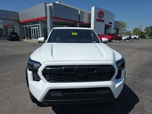 New 2026 Toyota Tacoma TRD Off-Road AWD/4WD image 3