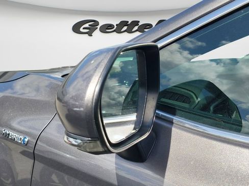 Used 2021 Toyota Camry LE FWD image 5