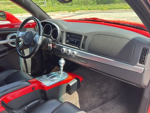 Used 2004 Chevrolet SSR w/ Preferred Equipment Group RWD image 22