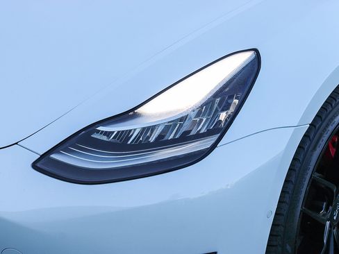 Used 2020 Tesla Model 3 Long Range image 5