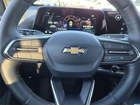 Used 2025 Chevrolet Equinox LT image 25