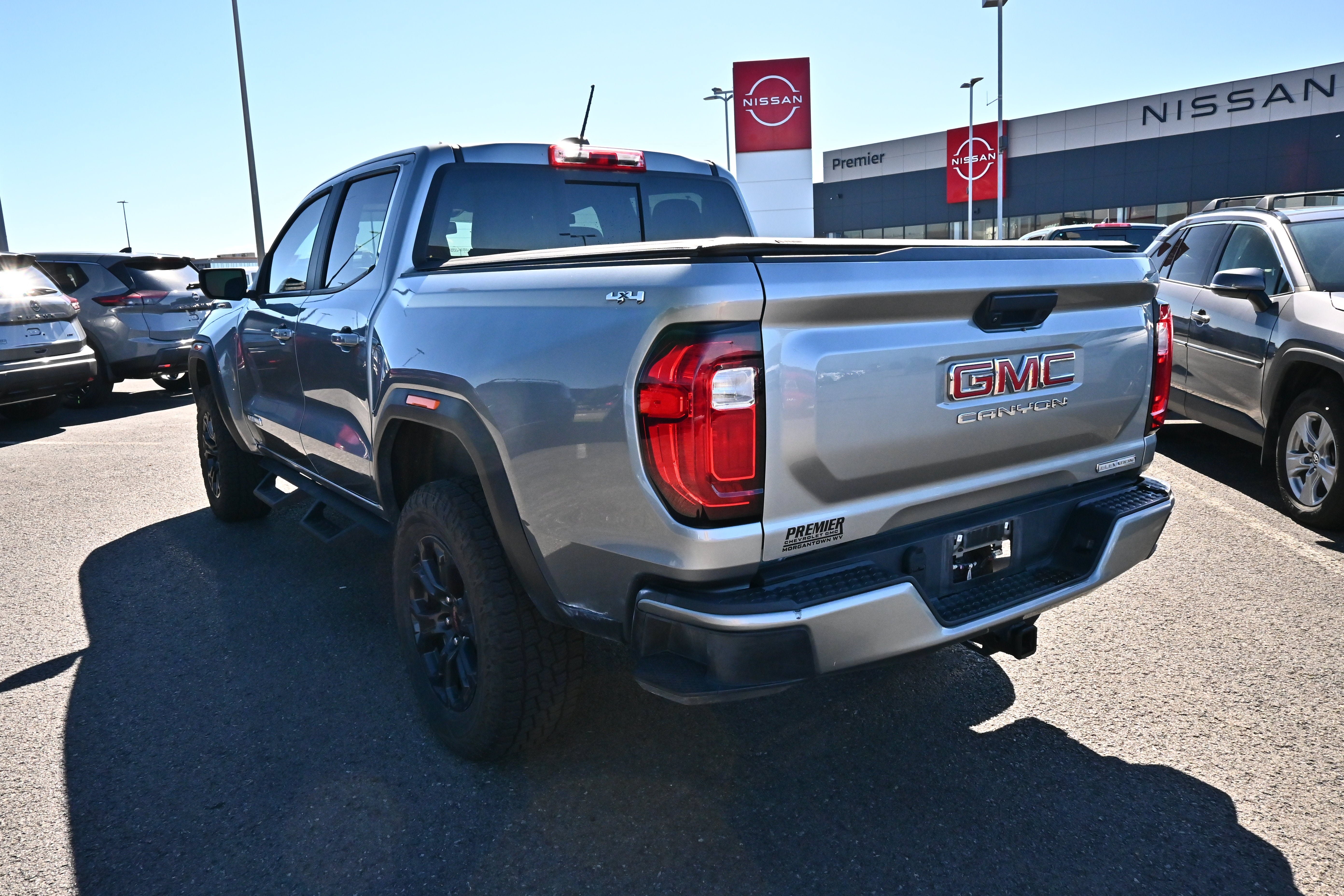 Used 2024 GMC Canyon Elevation w/ Convenience Package AWD/4WD image 8