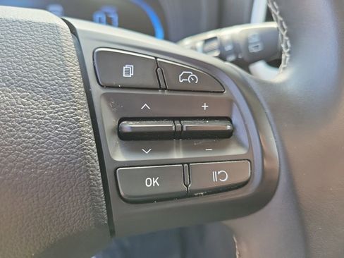 Used 2023 Hyundai Venue Limited FWD image 20