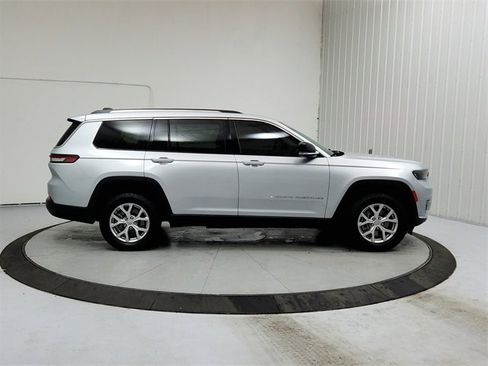 Used 2022 Jeep Grand Cherokee L Limited image 8