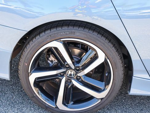 Used 2021 Honda Accord Sport image 7