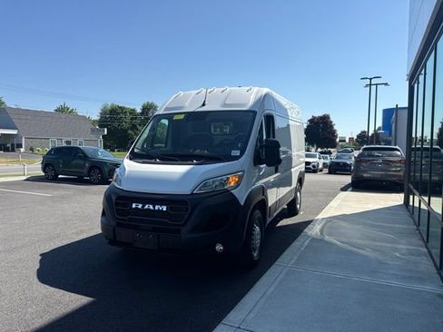 Used 2025 RAM ProMaster 2500 w/ Convenience Group FWD image 7