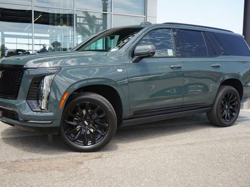 Used 2026 Cadillac Escalade Sport w/ LPO, ONYX Package RWD image 4