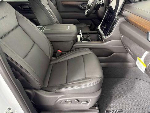 New 2026 GMC Yukon XL Denali w/ Denali Reserve Package AWD/4WD image 11