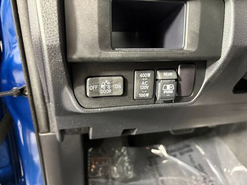 Used 2017 Toyota Tacoma TRD Off-Road w/ Tow Package RWD image 14