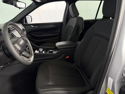 Used 2024 Jeep Grand Cherokee Laredo X RWD image 21