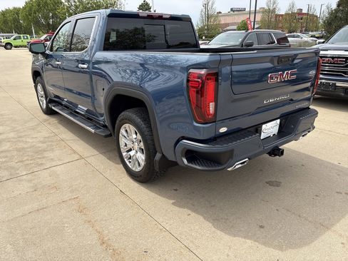 Used 2025 GMC Sierra 1500 Denali w/ Technology Package AWD/4WD image 5