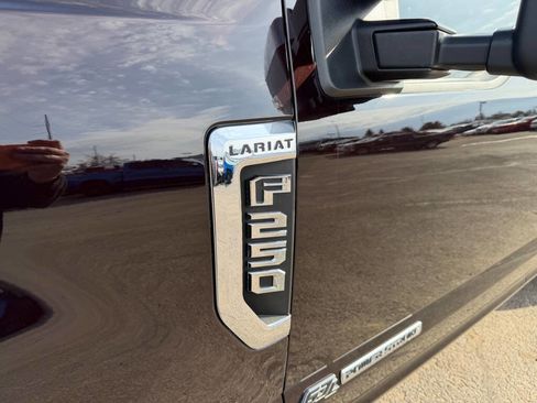 Used 2018 Ford F250 Lariat w/ Chrome Package image 10