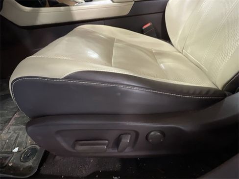 Used 2018 Lexus RX 350L Premium w/ Premium Package image 18