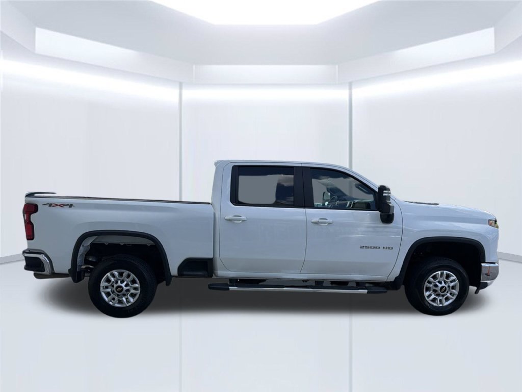 Used 2025 Chevrolet Silverado 2500 LT w/ Convenience Package AWD/4WD image 8