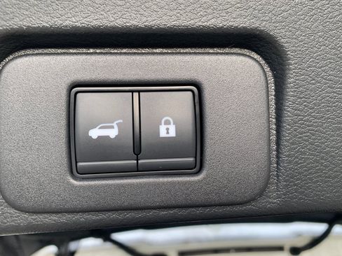 Used 2023 Nissan Rogue Platinum w/ Platinum Premium Package image 7