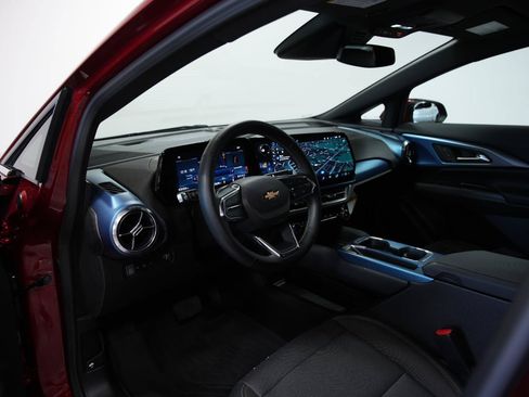 Used 2024 Chevrolet Equinox EV LT FWD image 30