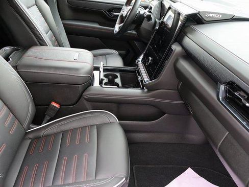 New 2025 GMC Yukon XL AT4 Ultimate image 10