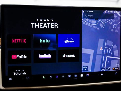 Used 2023 Tesla Model S Standard Range image 28