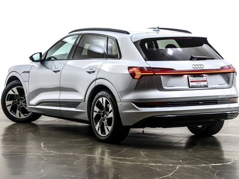 Used 2021 Audi e-tron Premium w/ Convenience Plus Package image 12