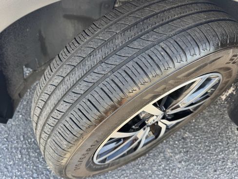 Used 2021 Volkswagen Tiguan SE FWD image 23