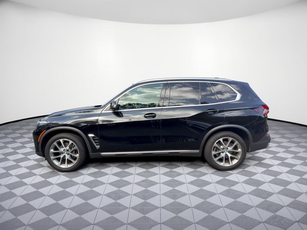 Used 2025 BMW X5 xDrive40i w/ Premium Package AWD/4WD image 2