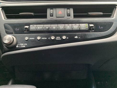 Used 2024 Lexus ES 350 w/ Accessory Package (Z1) FWD image 29