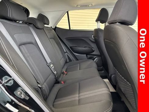 Used 2023 Hyundai Venue SEL image 4