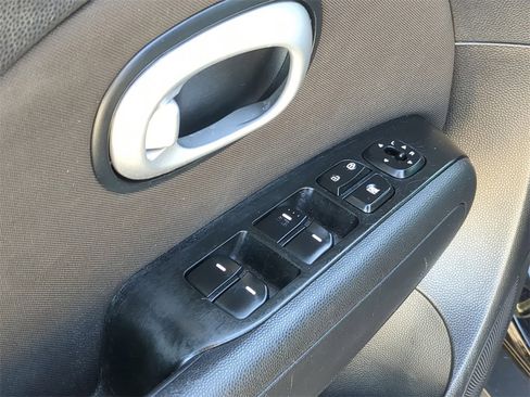 Used 2016 Kia Soul Base image 16