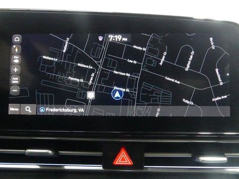 Used 2022 Hyundai Elantra Limited FWD image 43