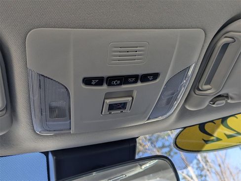 Used 2022 Toyota Corolla LE image 19