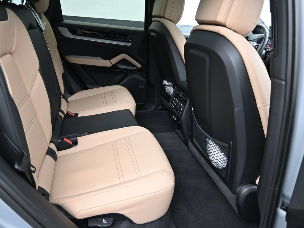 Certified 2026 Porsche Cayenne E-Hybrid Coupe AWD/4WD image 19