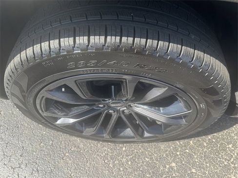 Used 2023 Jeep Grand Wagoneer Series III image 10