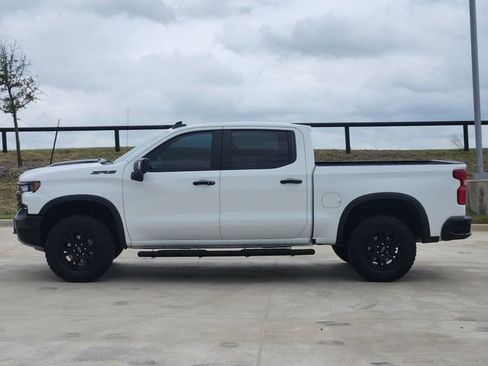 Used 2024 Chevrolet Silverado 1500 ZR2 w/ Technology Package AWD/4WD image 4