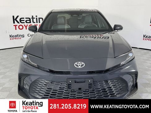 Certified 2025 Toyota Camry SE image 11