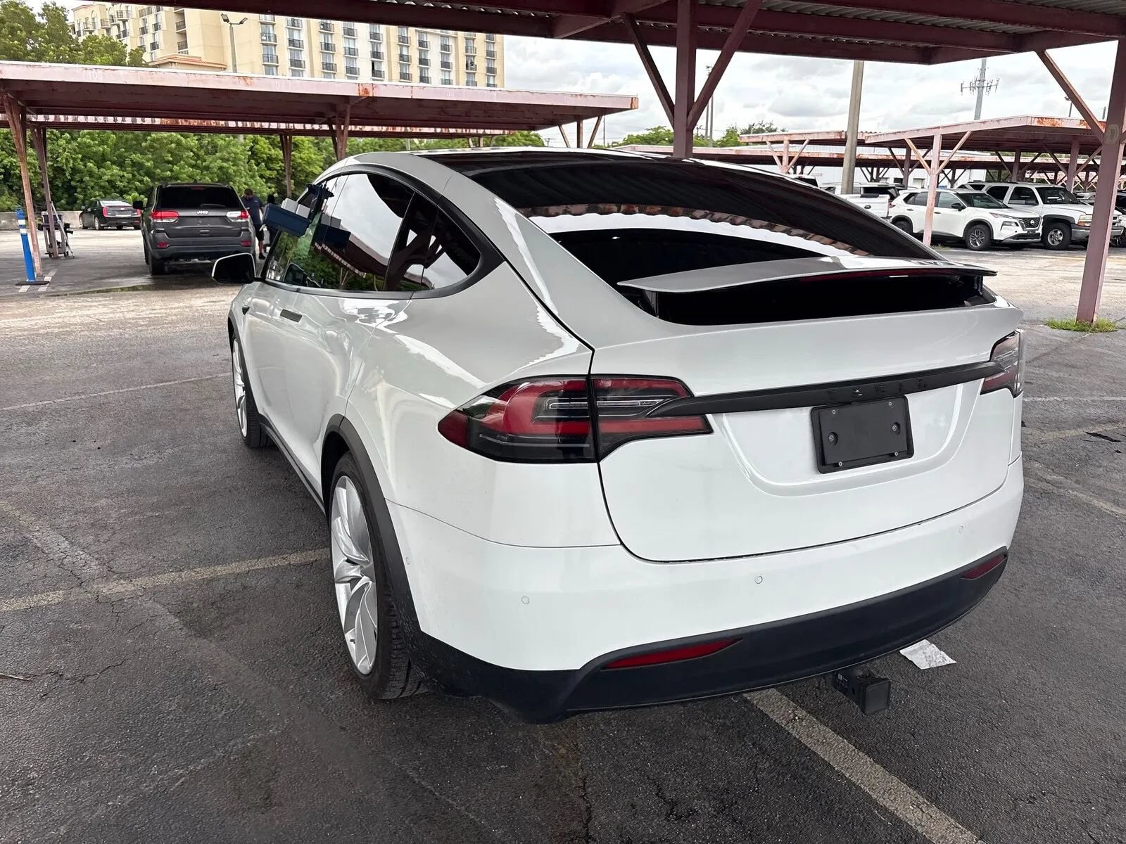 Used 2018 Tesla Model X 75D AWD/4WD image 5