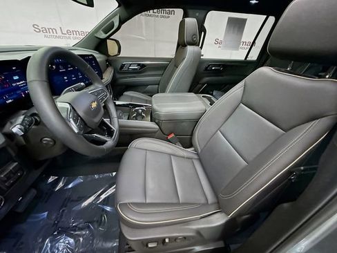 Used 2025 Chevrolet Suburban Premier w/ Sun And Tow Package AWD/4WD image 25