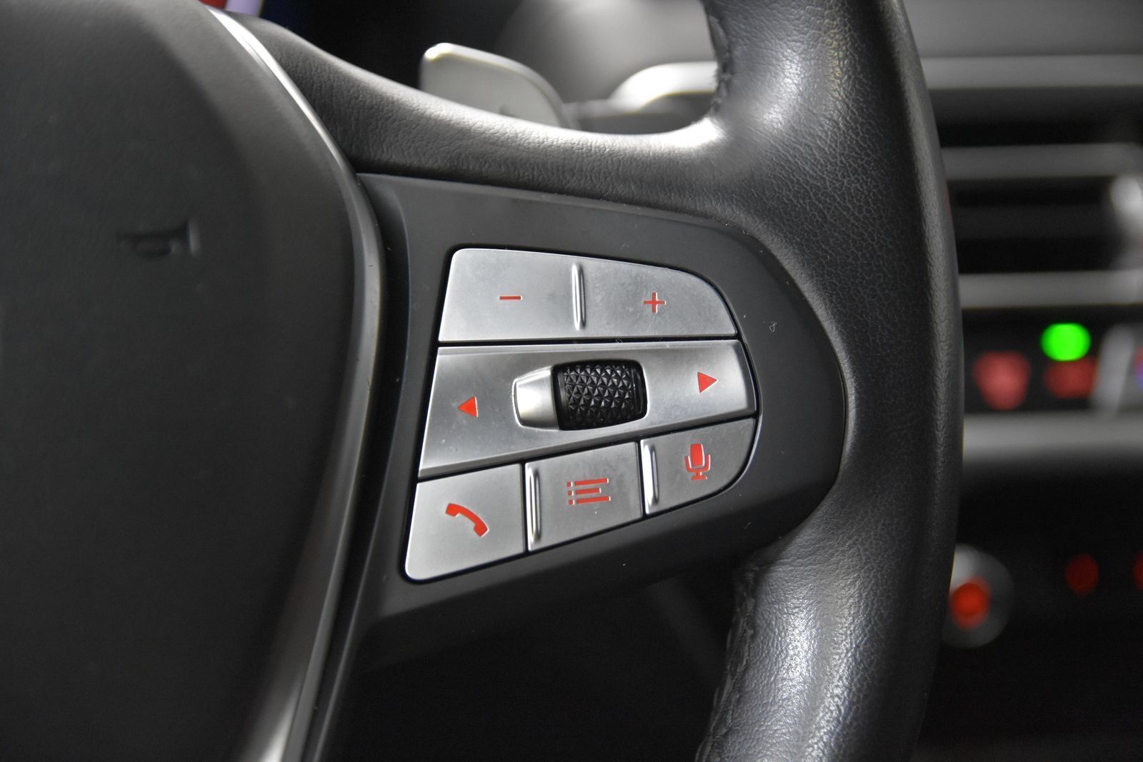 Used 2024 BMW X3 sDrive30i RWD image 19