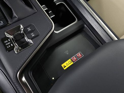 Used 2025 Lexus GX 550 AWD/4WD image 34