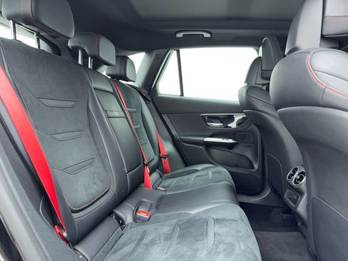 Used 2025 Mercedes-Benz GLC 43 AMG 4MATIC image 50